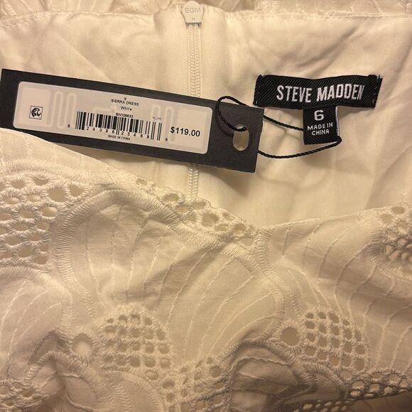 Steve Madden Sierra Dress in White 100% Cotton Eyelet Flutter Sleeves Size 6 NEW - Picture 3 of 6